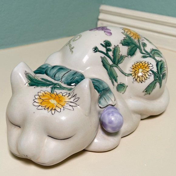 Vintage Hand-painted Tobacco Leaf Floral Porcelain Sleeping Cat Statue Figure - Picture 2 of 6